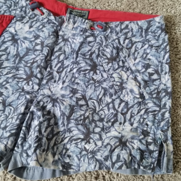 Shorts - Picture 2 of 8